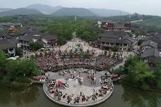 Changzhou City Tour: Explore China Dinosaur Park, Yancheng Ruins, and More