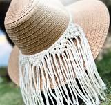 Customize your hat with Macramé