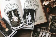 Tarot & Oracle Readings with Meagan