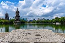 Full-Day Guilin Essence and Lifestyle Walking Tour: Explore Top Attractions, Local Life and Cuisine