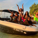2Hr Private Boat Rental in Miami Beach with Captain and Champagne